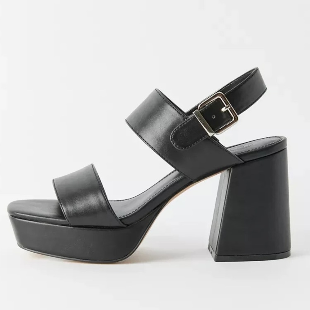 UO Rachel Strappy Heel